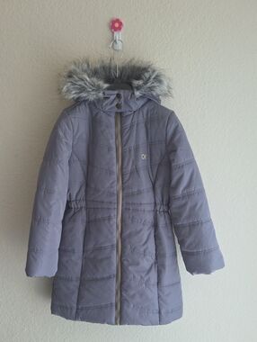 Calvin Klein Girls Light Gray Quilted Puffer Coat with Faux-Fur Hood